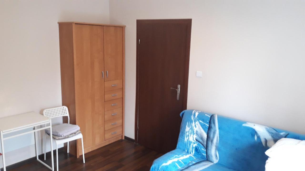 Apartamenty I Pokoje Przy Parku Еленя-Гура Экстерьер фото