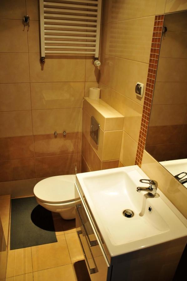 Apartamenty I Pokoje Przy Parku Еленя-Гура Экстерьер фото