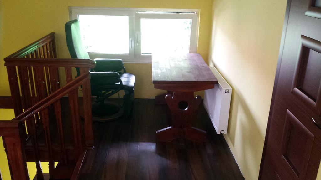 Apartamenty I Pokoje Przy Parku Еленя-Гура Экстерьер фото