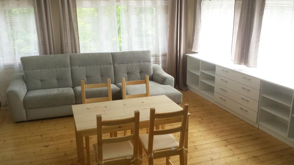 Apartamenty I Pokoje Przy Parku Еленя-Гура Экстерьер фото
