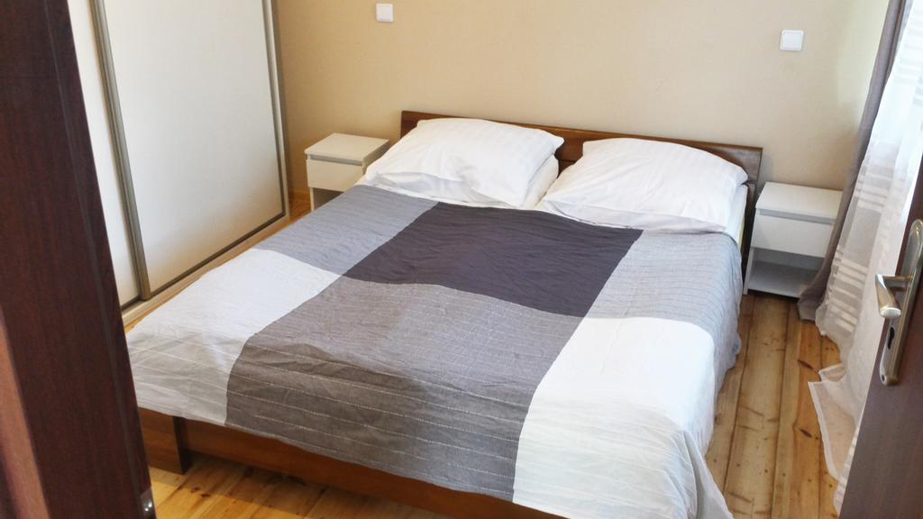 Apartamenty I Pokoje Przy Parku Еленя-Гура Экстерьер фото