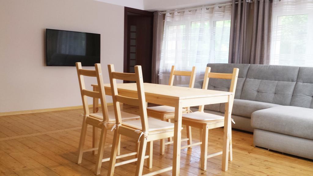 Apartamenty I Pokoje Przy Parku Еленя-Гура Экстерьер фото