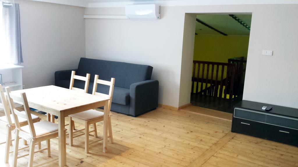 Apartamenty I Pokoje Przy Parku Еленя-Гура Экстерьер фото