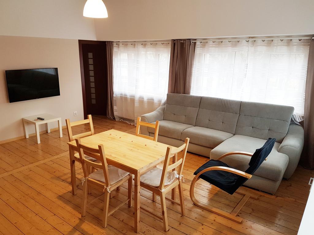 Apartamenty I Pokoje Przy Parku Еленя-Гура Экстерьер фото