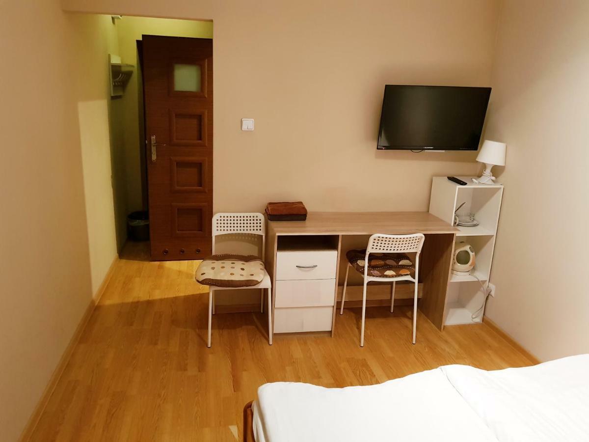 Apartamenty I Pokoje Przy Parku Еленя-Гура Экстерьер фото